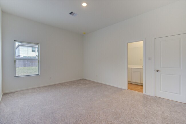 Building Photo - 9910 Oakheath Blf Dr