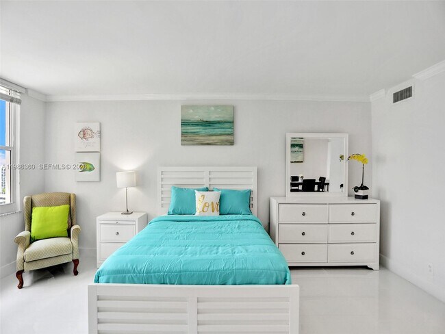 Building Photo - 2501 S Ocean Dr