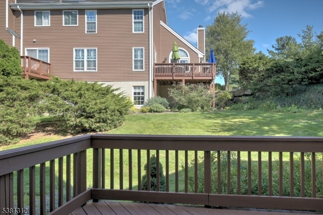 Building Photo - 326 Araneo Dr
