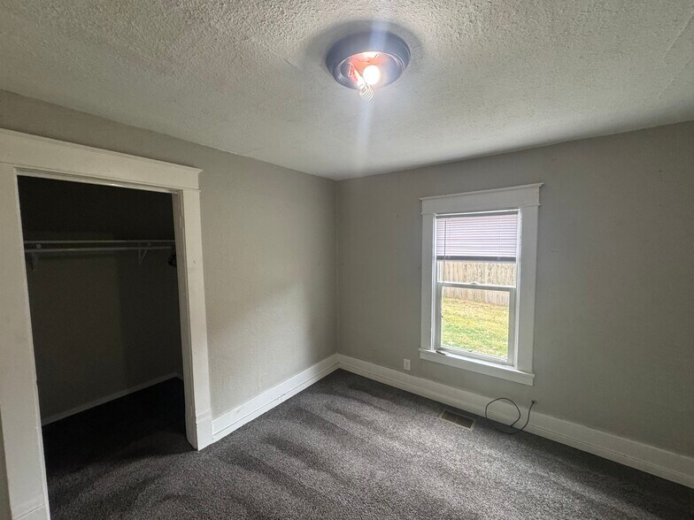 Building Photo - 714 N Wabash Ave