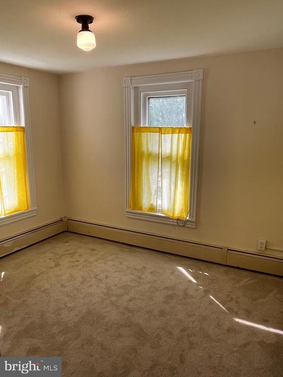 Building Photo - 1410 Longford Rd