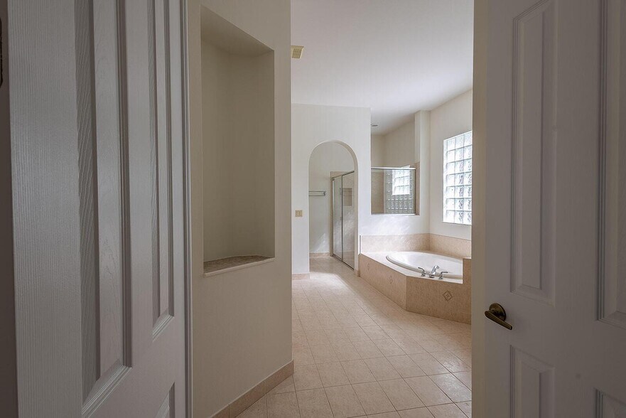 Building Photo - 6428 Garden Ct