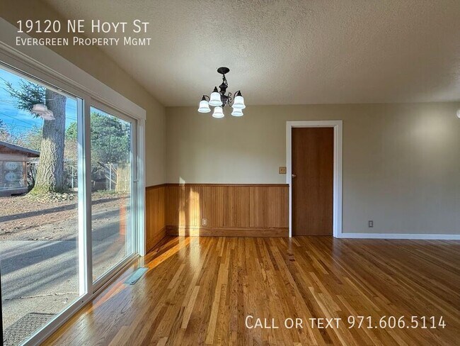 Building Photo - 19120 NE Hoyt St