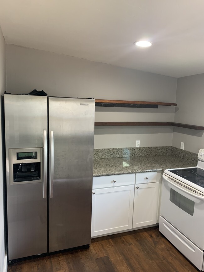 Granite Countertops, open shelves, modern cabinets - 114 N jacobus ave