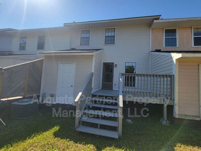 Building Photo - 3921 Miramar Dr Ext