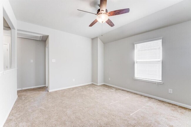 Building Photo - 5842 Adelaide River Dr