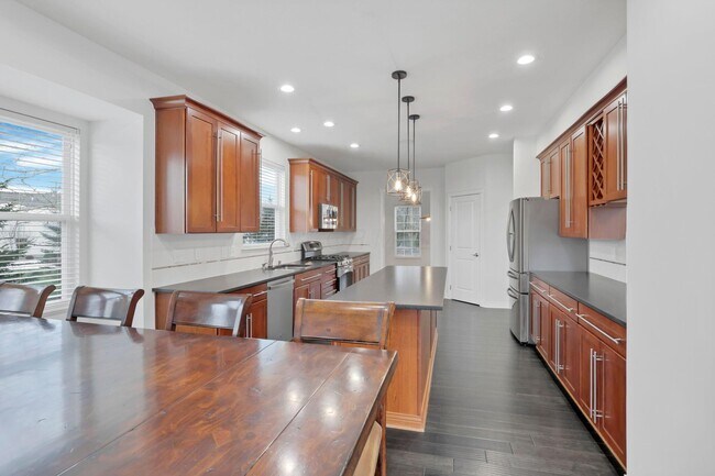 Building Photo - 7090 Dean Farm Rd