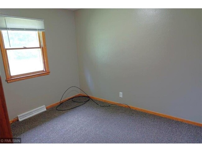 Building Photo - 62 W Woodridge Dr