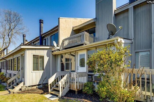 Building Photo - 8 Royalgate Dr