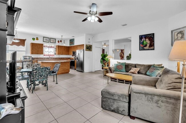 Building Photo - 14044 SW 54th St
