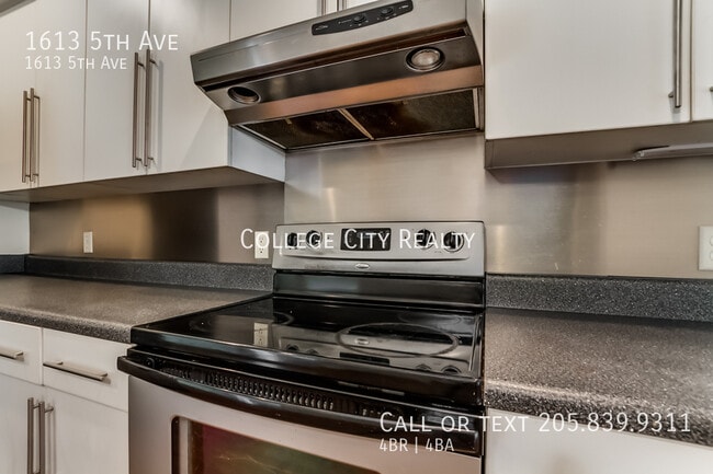 Building Photo - 1613 5th Ave