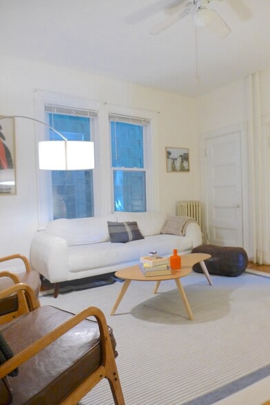 Building Photo - 61 Hillside St