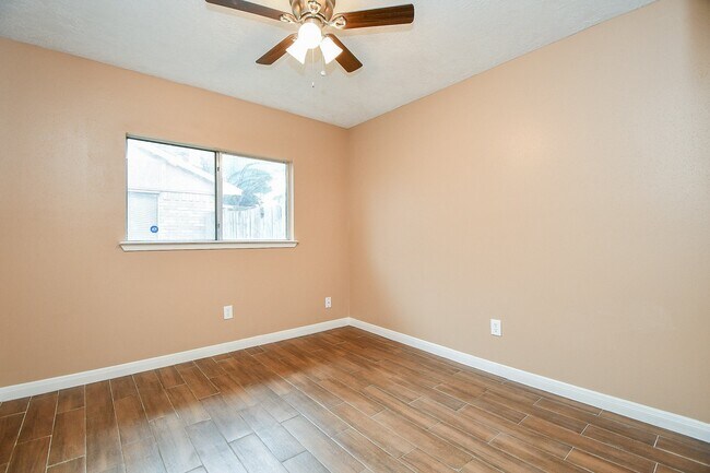 Building Photo - 12011 Monument Valley Dr