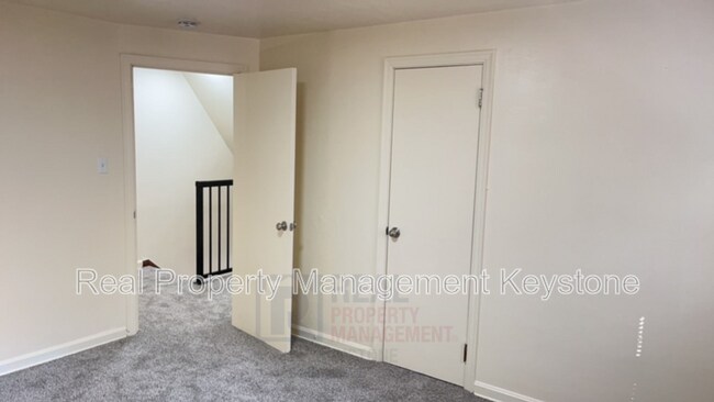 Building Photo - 305 Greenlee Rd