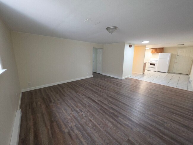 Building Photo - 4762 Greenfield Dr