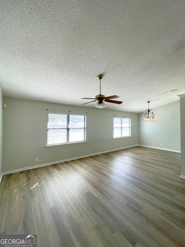 Building Photo - 314 Briarwood Cir