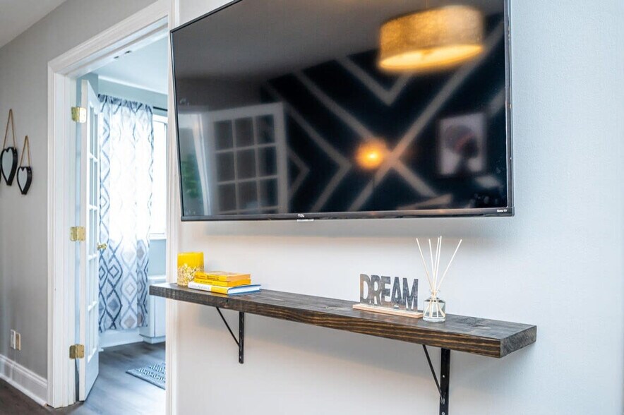 Building Photo - 215 Piedmont Ave NE