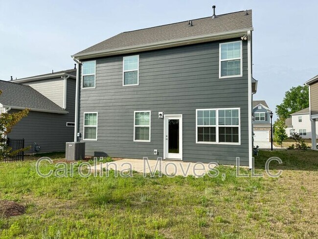 Building Photo - 19 Fennec Dr