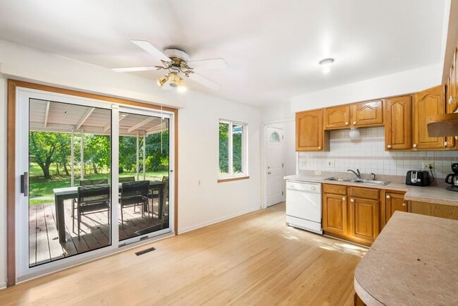 Building Photo - Amazing Troy Rental Available Now!