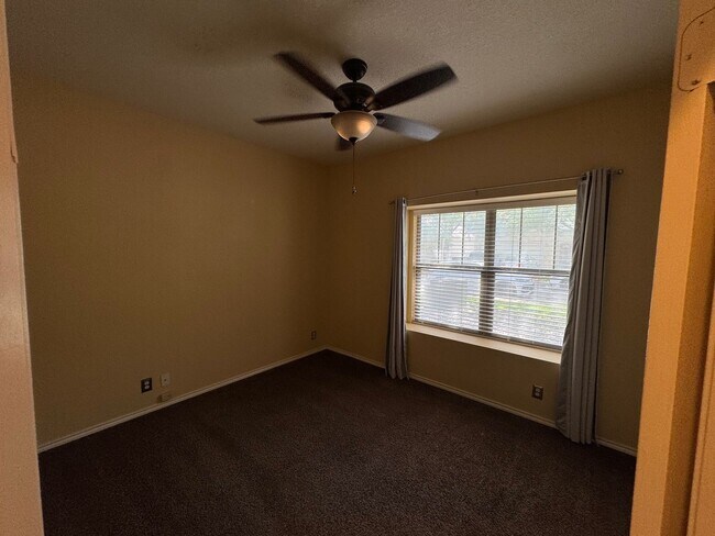 Building Photo - Move-In Ready 3-Bedroom Home Near the San Antonio Medical Center