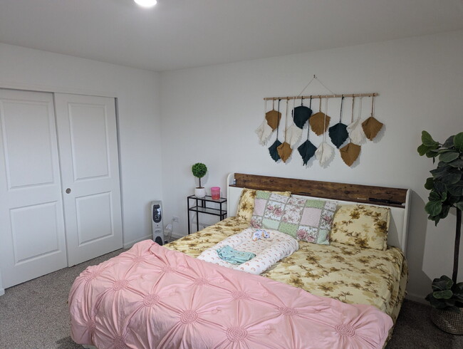 Building Photo - Spacious 4-Bedroom Modern Home with 3 Full Baths.