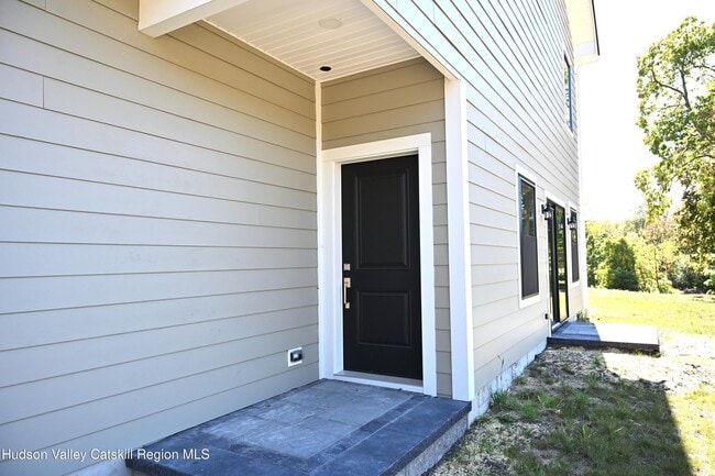 Building Photo - 502 Lattintown Rd