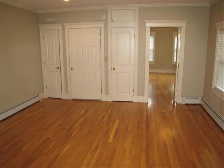 Building Photo - 117 Columbia St