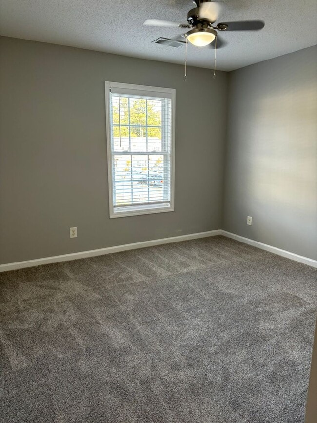 Building Photo - 2 bed / 2.5 bath Townhome ~ Carolina Bays ...