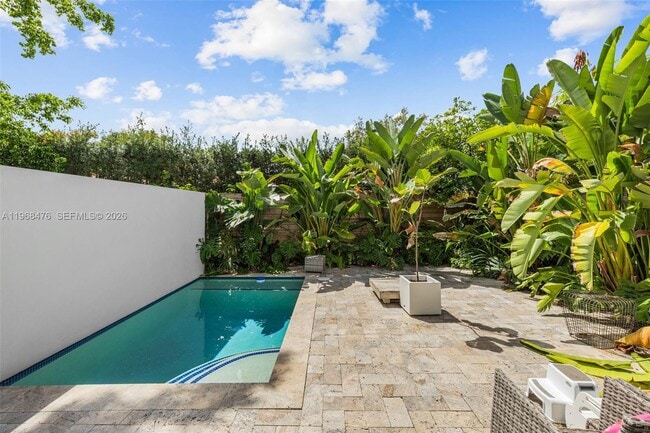 Building Photo - 442 SW 15th Rd