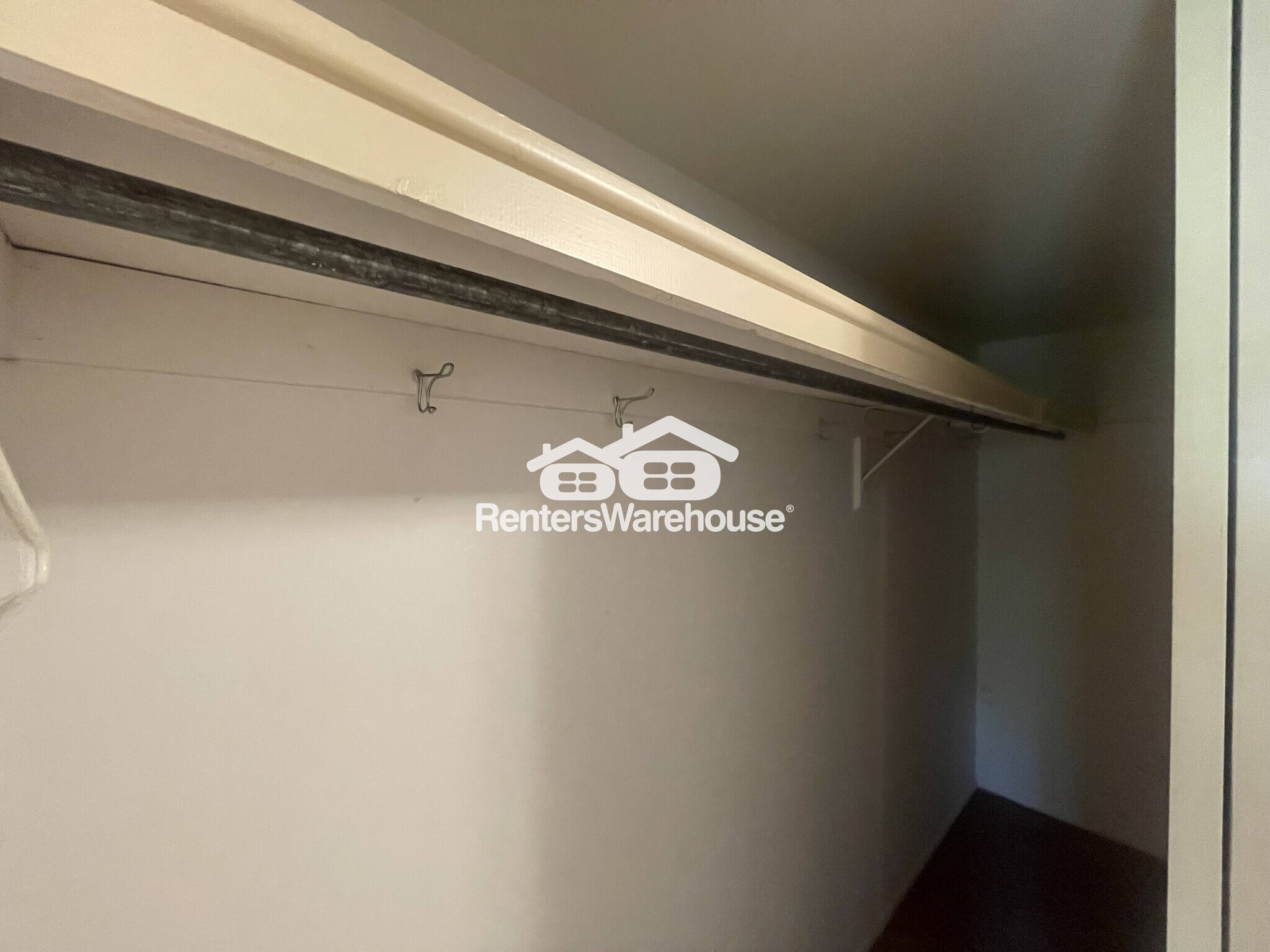 Building Photo - 2460 Persian Dr