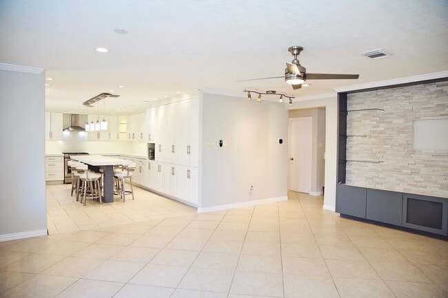 Building Photo - 18234 Sable Tree Dr