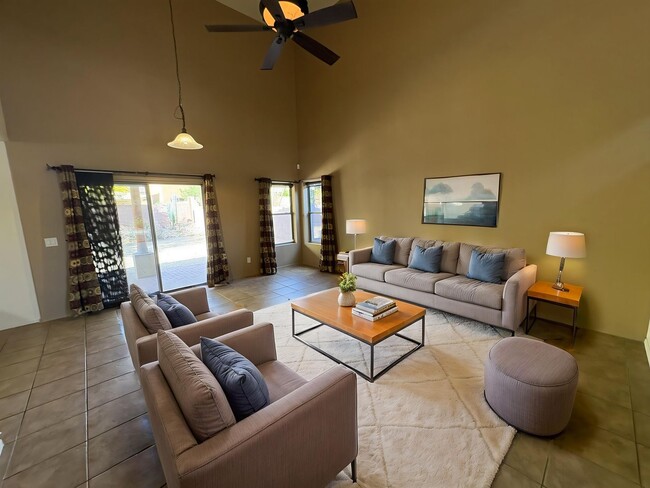 Building Photo - East side beauty 4 bedrooms