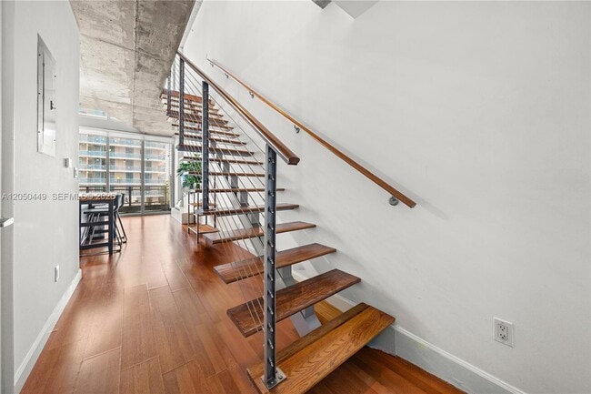 Building Photo - 690 SW 1st Ct