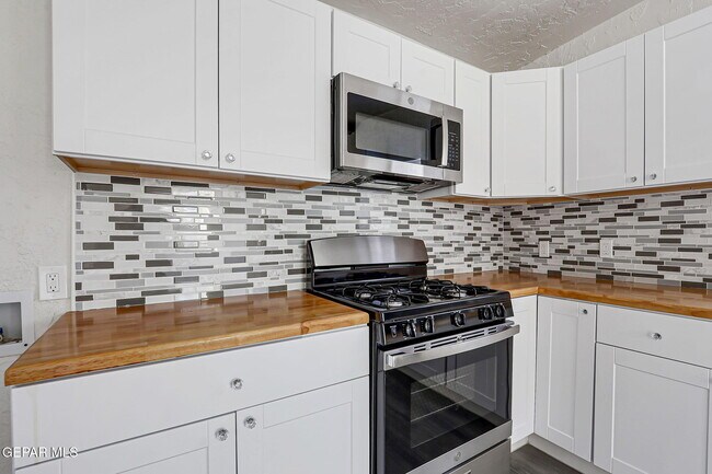 Building Photo - 580 Chula Vista St