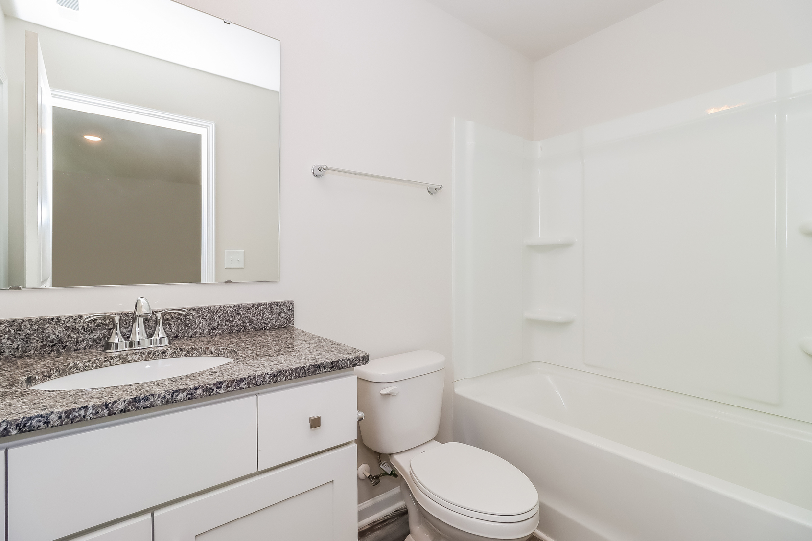 Building Photo - 104 Dogwood Village Trl