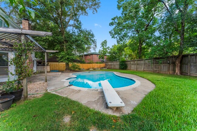 Building Photo - 3318 Candlelon Dr