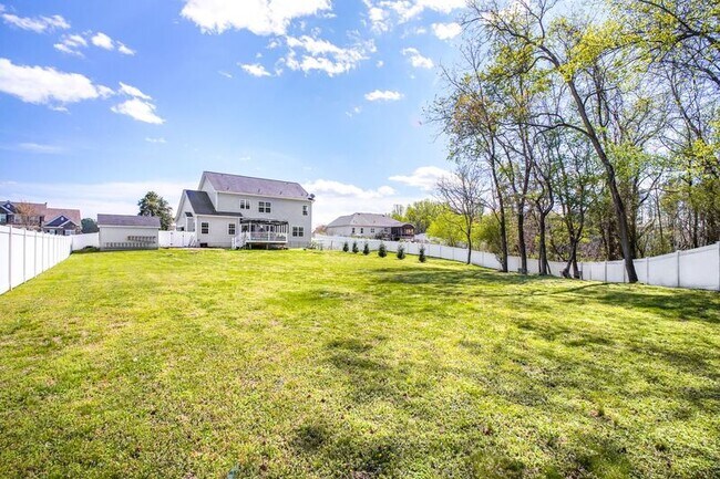 Building Photo - 9366 Alder Dr