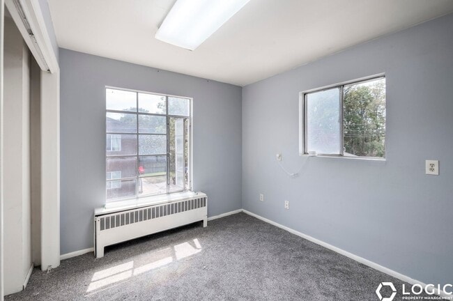 Building Photo - 136 S 300 W