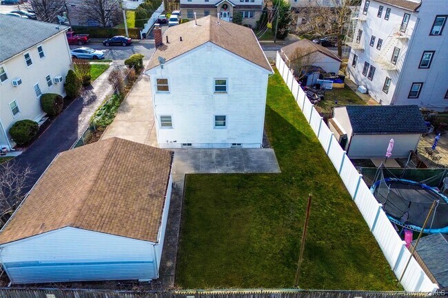 Building Photo - 50 Mahland Pl