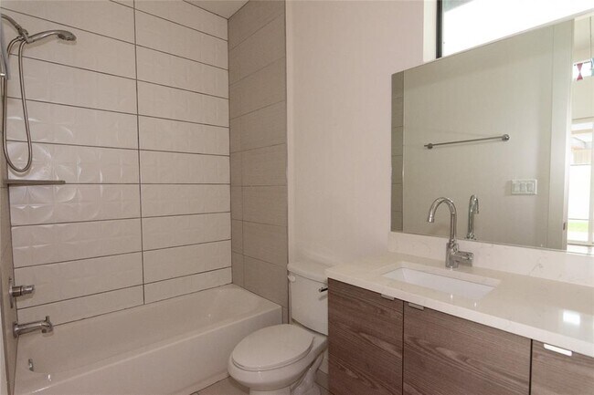 Building Photo - 420 Starlight Vlg Lp