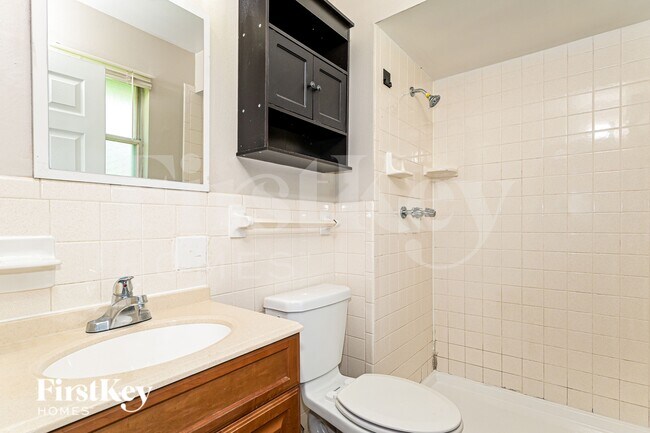 Building Photo - 634 Watkins Glen Dr