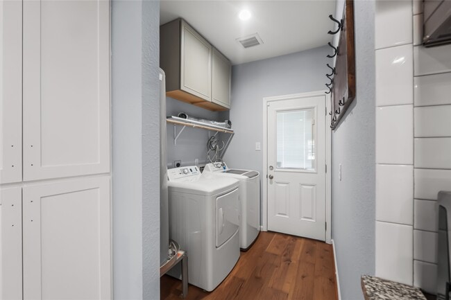 Building Photo - 3108 Indiana St