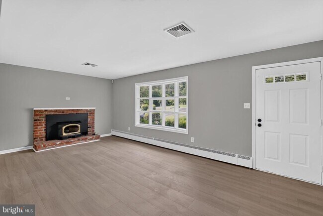 Building Photo - 6104 St John Dr