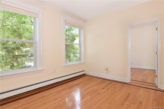 Building Photo - 106 Fourth Ave