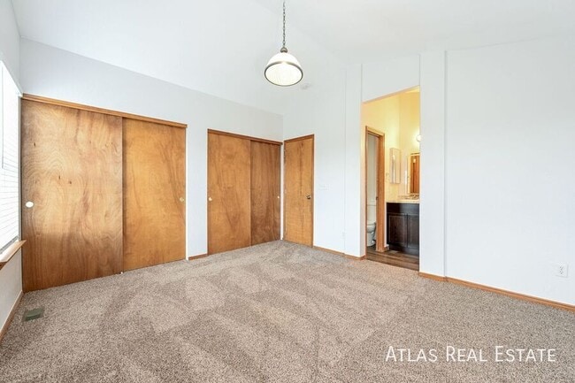 Building Photo - 1233 S Alton Ct