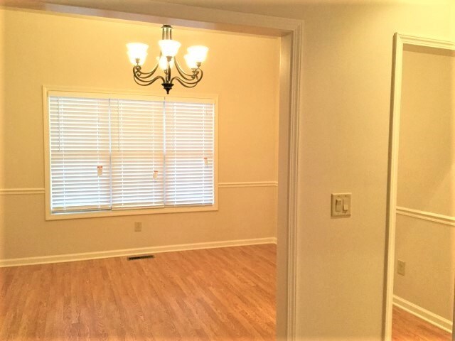 Building Photo - 103 High Ridge Dr S