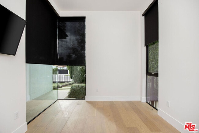 Building Photo - 444 Laurel Ave