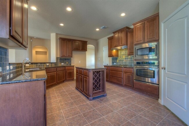 Building Photo - 7524 Bonniebrook Dr