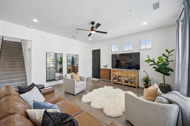 Building Photo - 7035 Granbury Ln