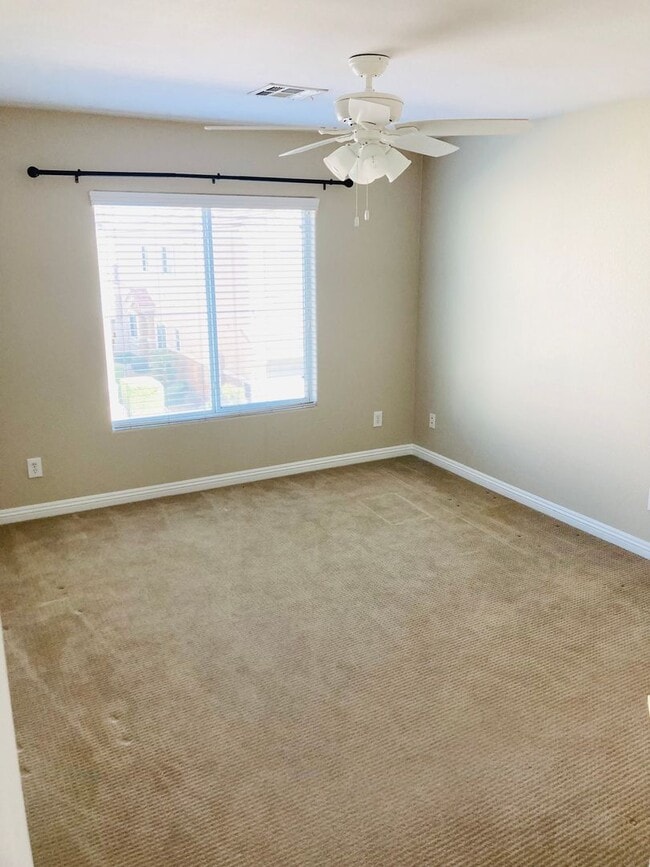 Building Photo - Tom Noon Condo